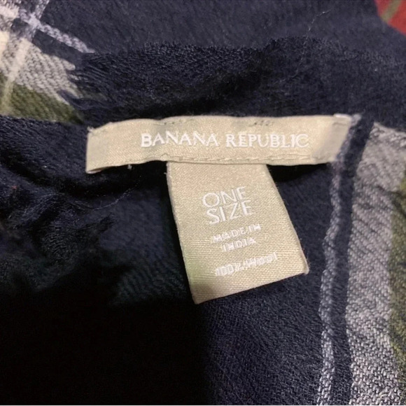 2 Banana Republic Large Plaid Scarves - Picture 4 of 7